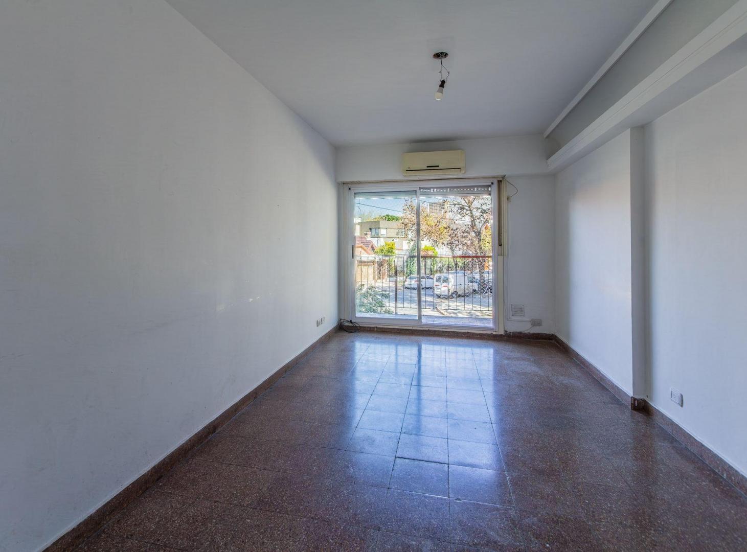 Foto de VENTA DE DEPARTAMENTO 2 AMB CON BALCON . FLORESTA, imagen 5