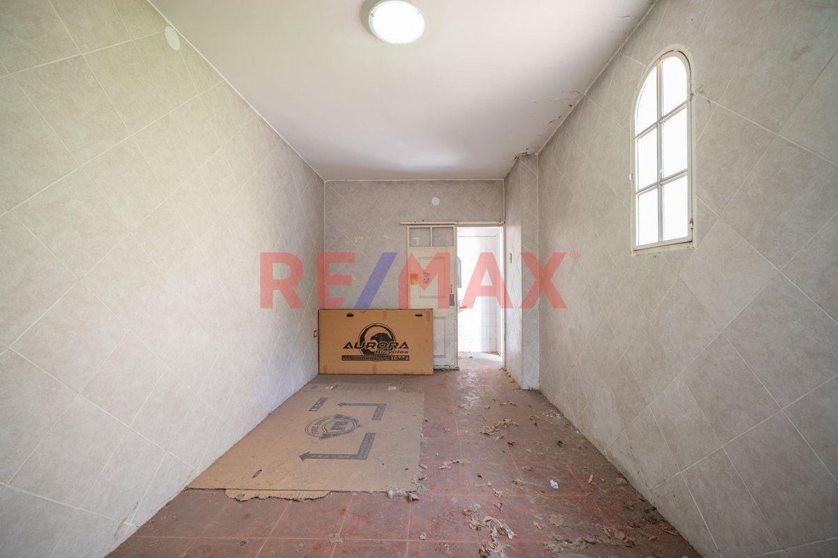 Foto de VENTA- CASA MULTI FAMILIAR – A RECICLAR, imagen 5