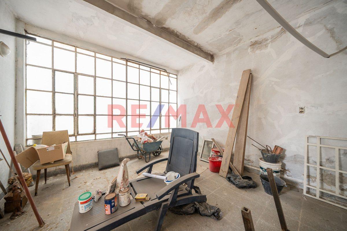 Foto de VENTA- CASA MULTI FAMILIAR – A RECICLAR, imagen 1