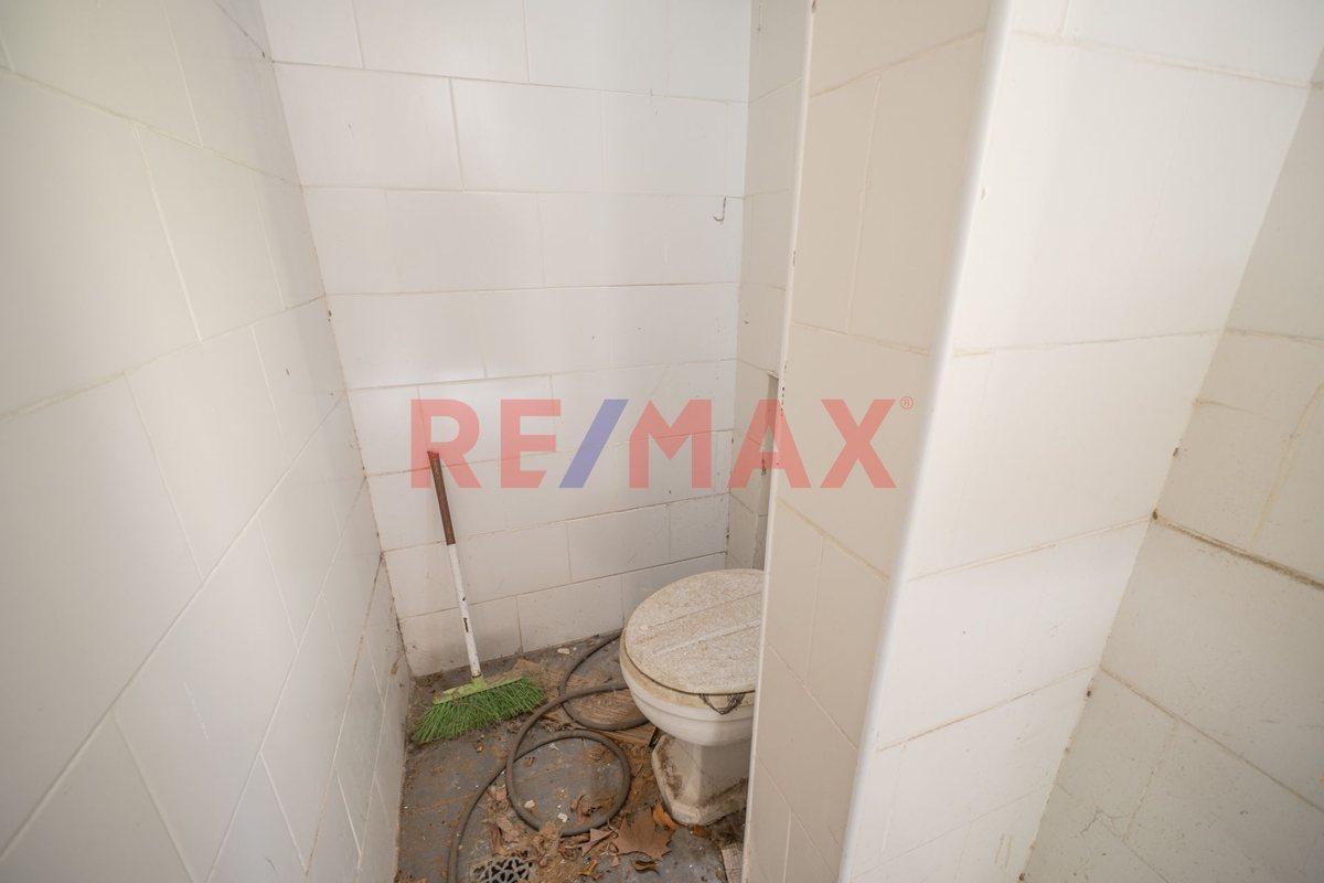 Foto de VENTA- CASA MULTI FAMILIAR – A RECICLAR, imagen 2