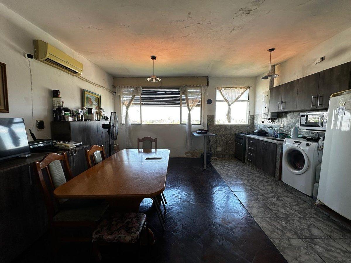 Foto de VENTA DPTO 4 AMB FRENTE AL PARQUE AVELLANEDA, imagen 3