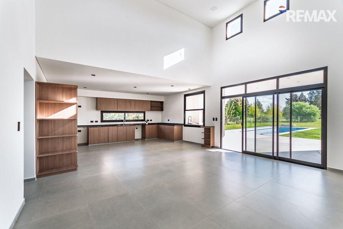 Foto de Venta Casa 5 amb a estrenar en Medal CC, Pilar, imagen 1