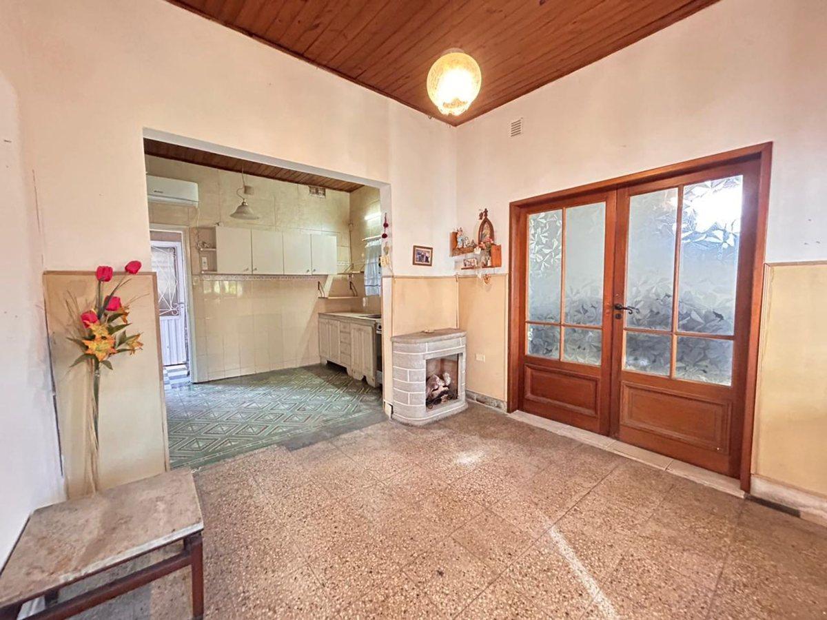 Foto de CASA PARA DOS FAMILIAS O VIVIENDA Y RENTA LANÚS O, imagen 4