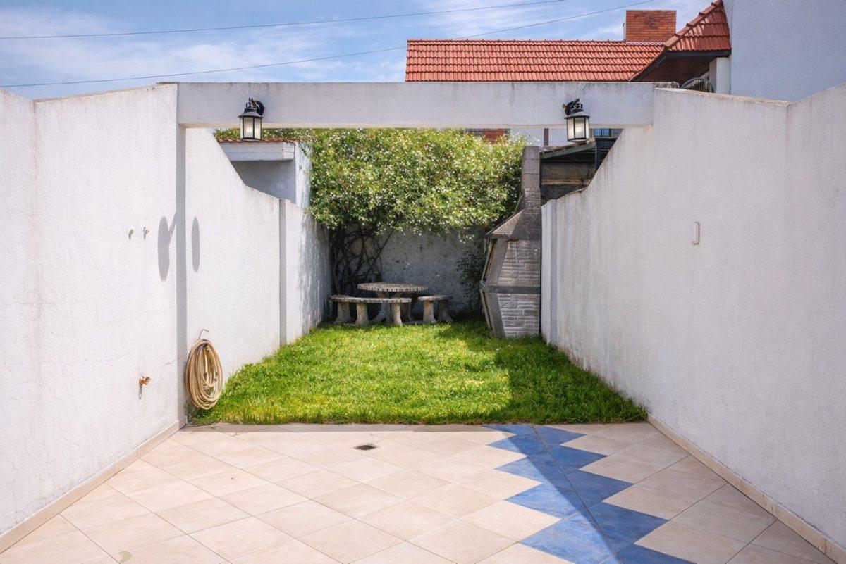 Foto de VENTA PH 3 AMB. C/ JARDÍN Y COCHERA .LANÚS.PERMUTA, imagen 1