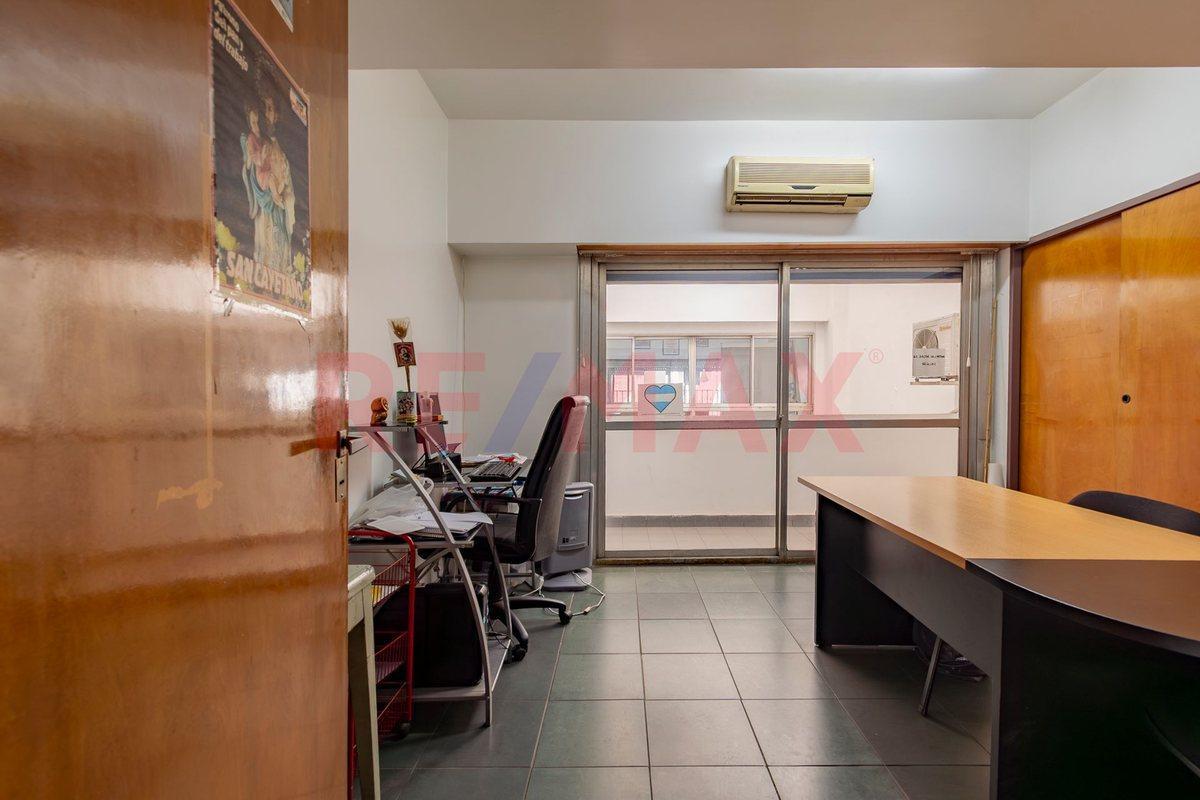 Foto de VENTA TRIPLEX 9 AMBIENTES CON TERRAZA - FINANCIA, imagen 4