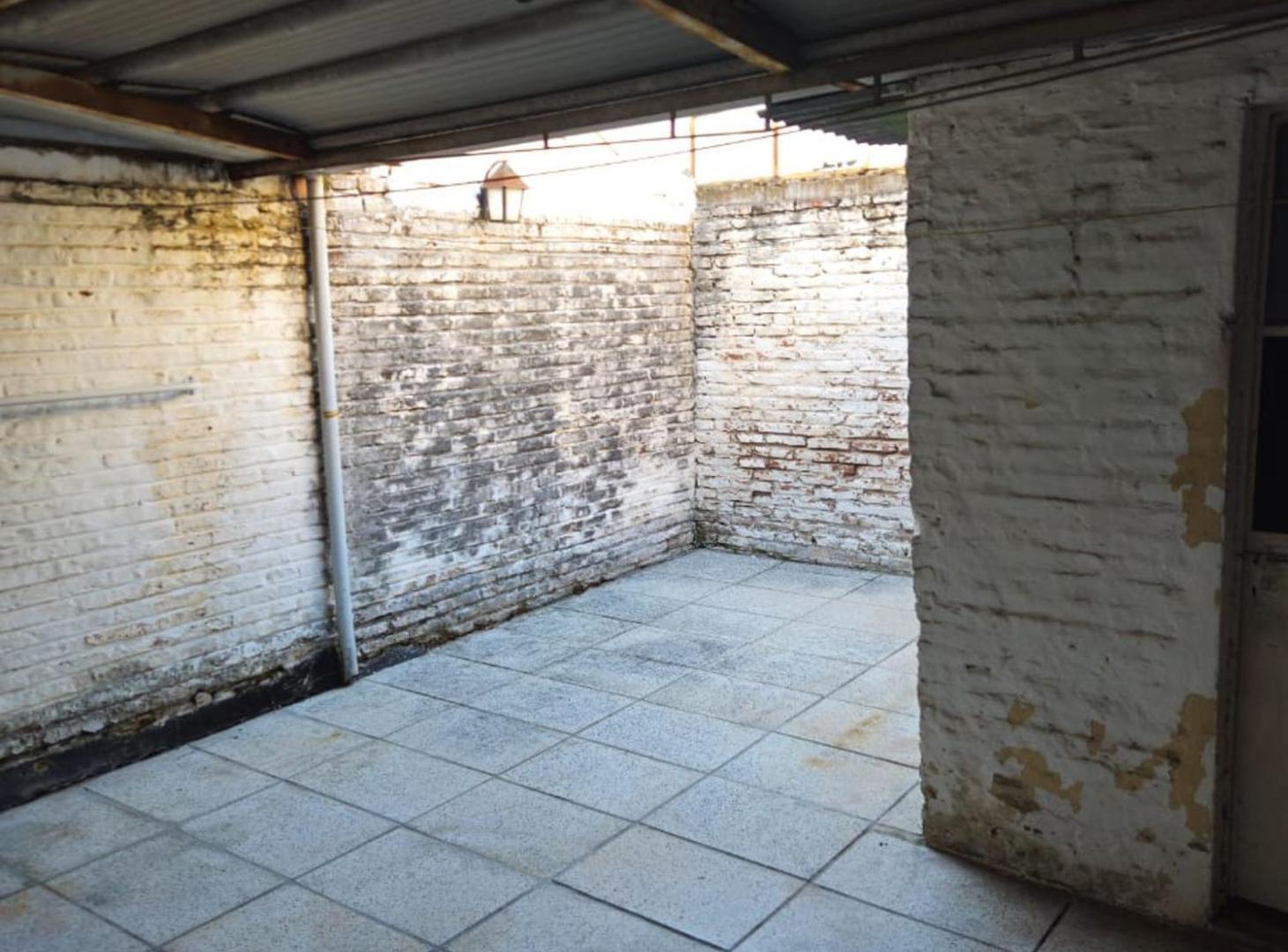 Foto de VENTA DUPLEX 3 AMB A REFACCIONAR LOMAS DEL MIRADOR, imagen 1