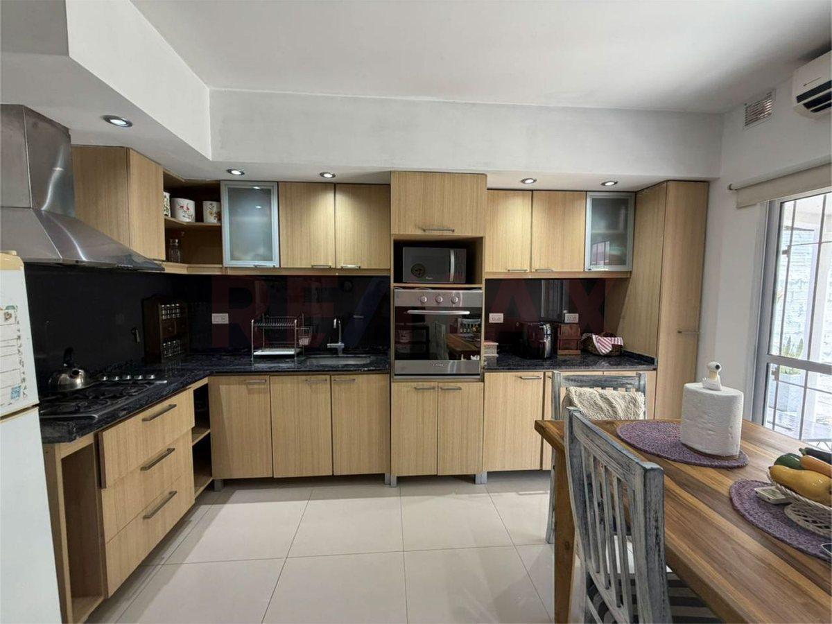 Foto de Venta casa jardín, parrilla y cochera Benavidez, imagen 1