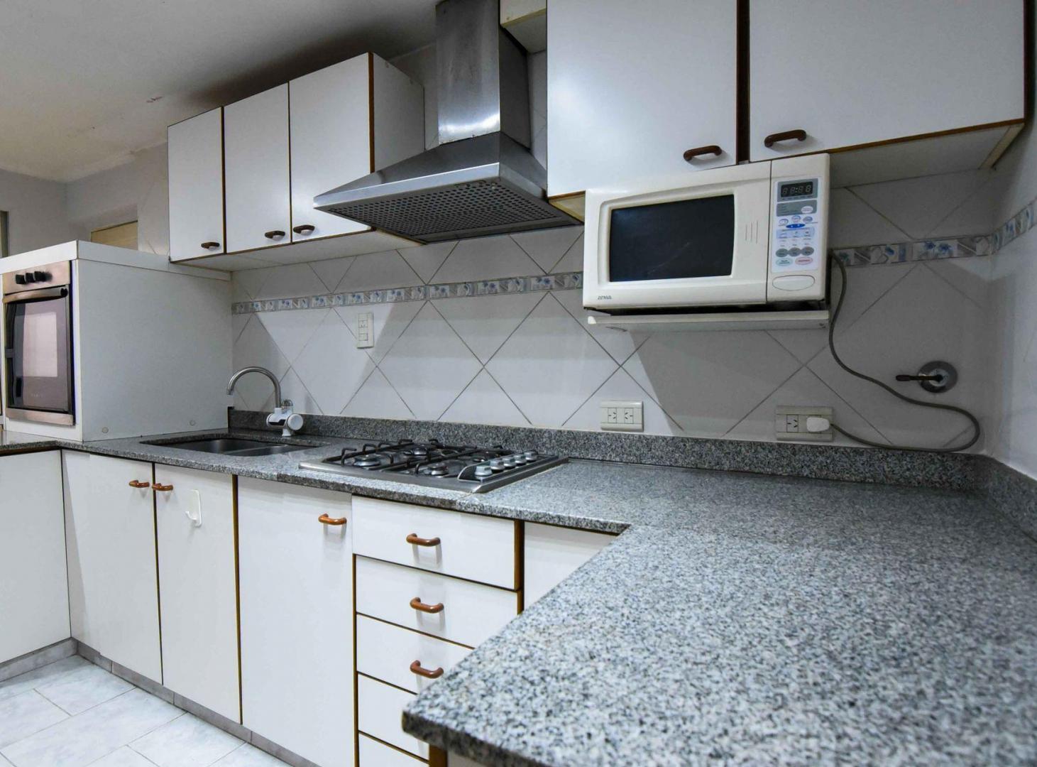 Foto de VENTA PH 4 AMB SIN EXPENSAS TERRAZA P. CHACABUCO, imagen 2
