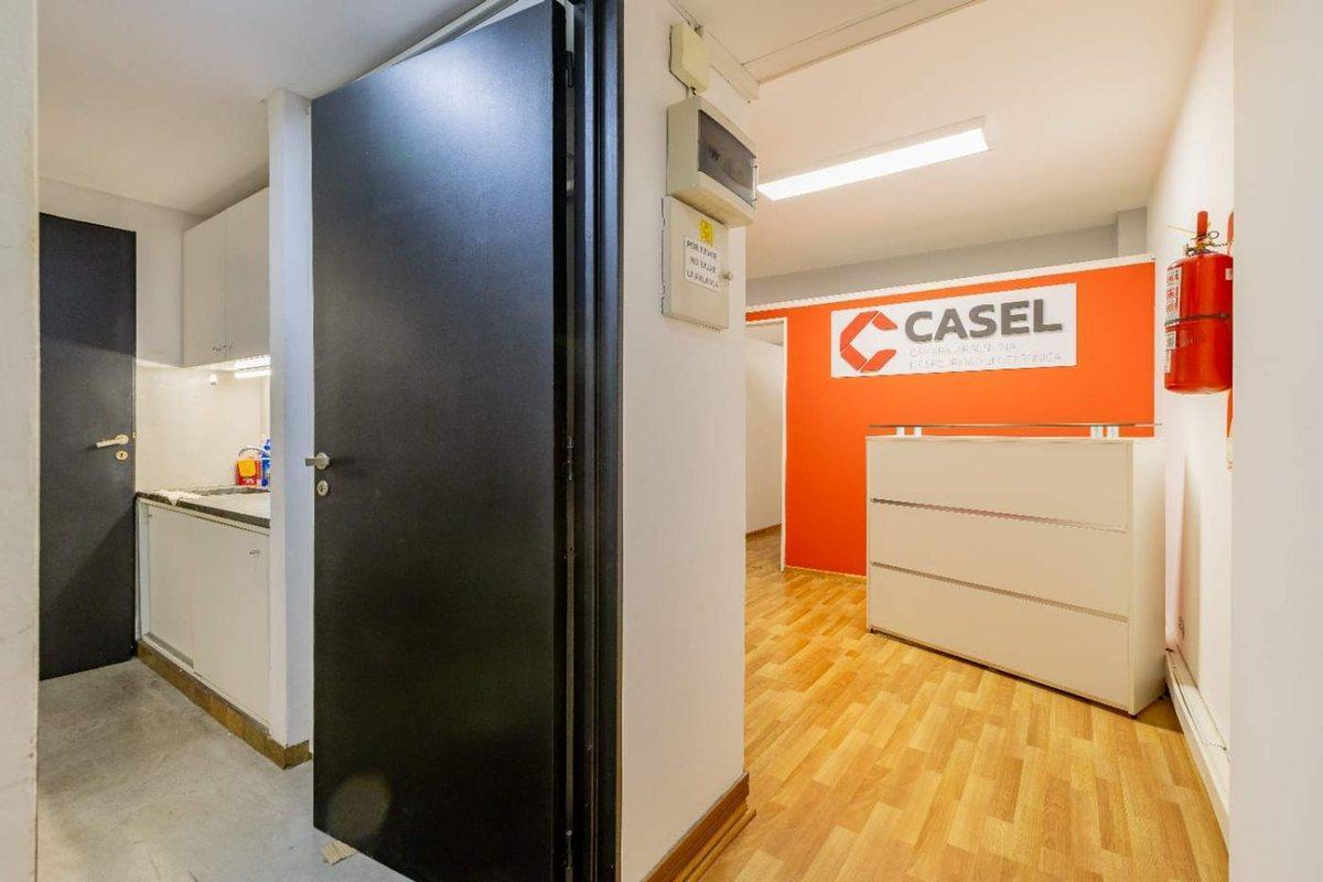 Foto de VENTA Oficina 174m² Montserrat luminosa, imagen 3