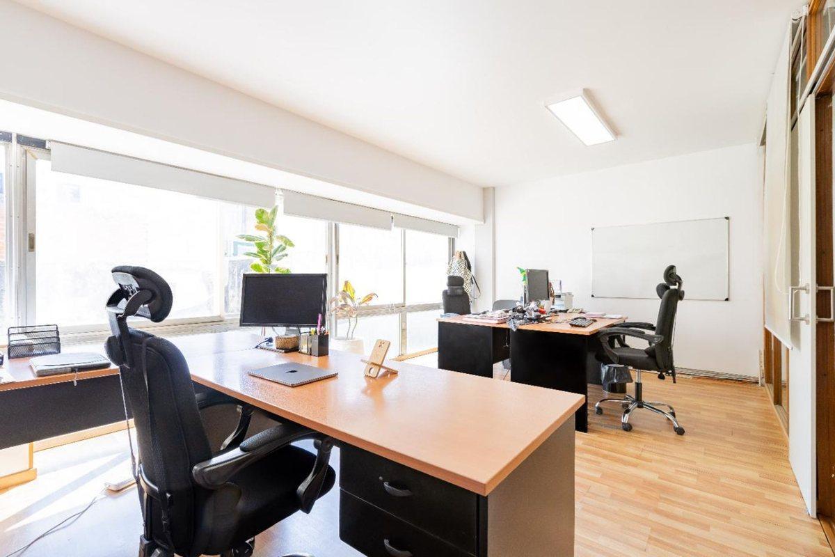 Foto de VENTA Oficina 174m² Montserrat luminosa, imagen 1