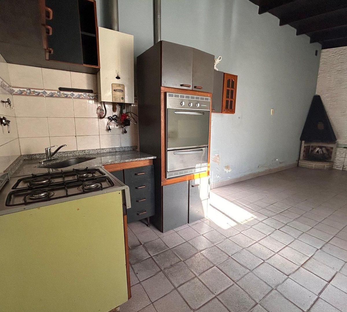 Foto de VENTA PH 4 AMB LANUS OESTE PATIO QUINCHO, imagen 2