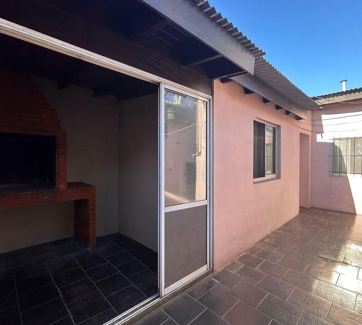 Foto de VENTA PH 4 AMB LANUS OESTE PATIO QUINCHO, imagen 1