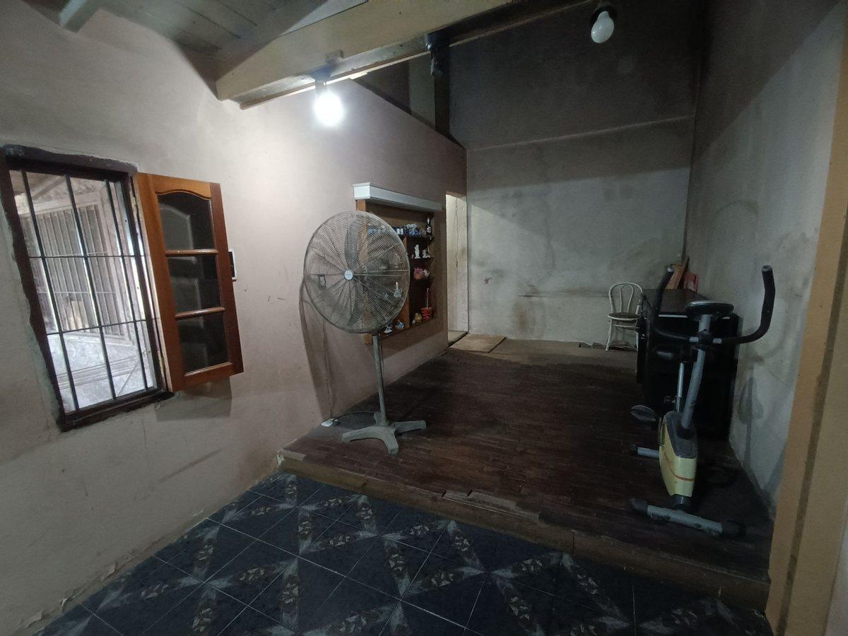 Foto de Venta terreno con casa 3 amb y parque Berazategui, imagen 3