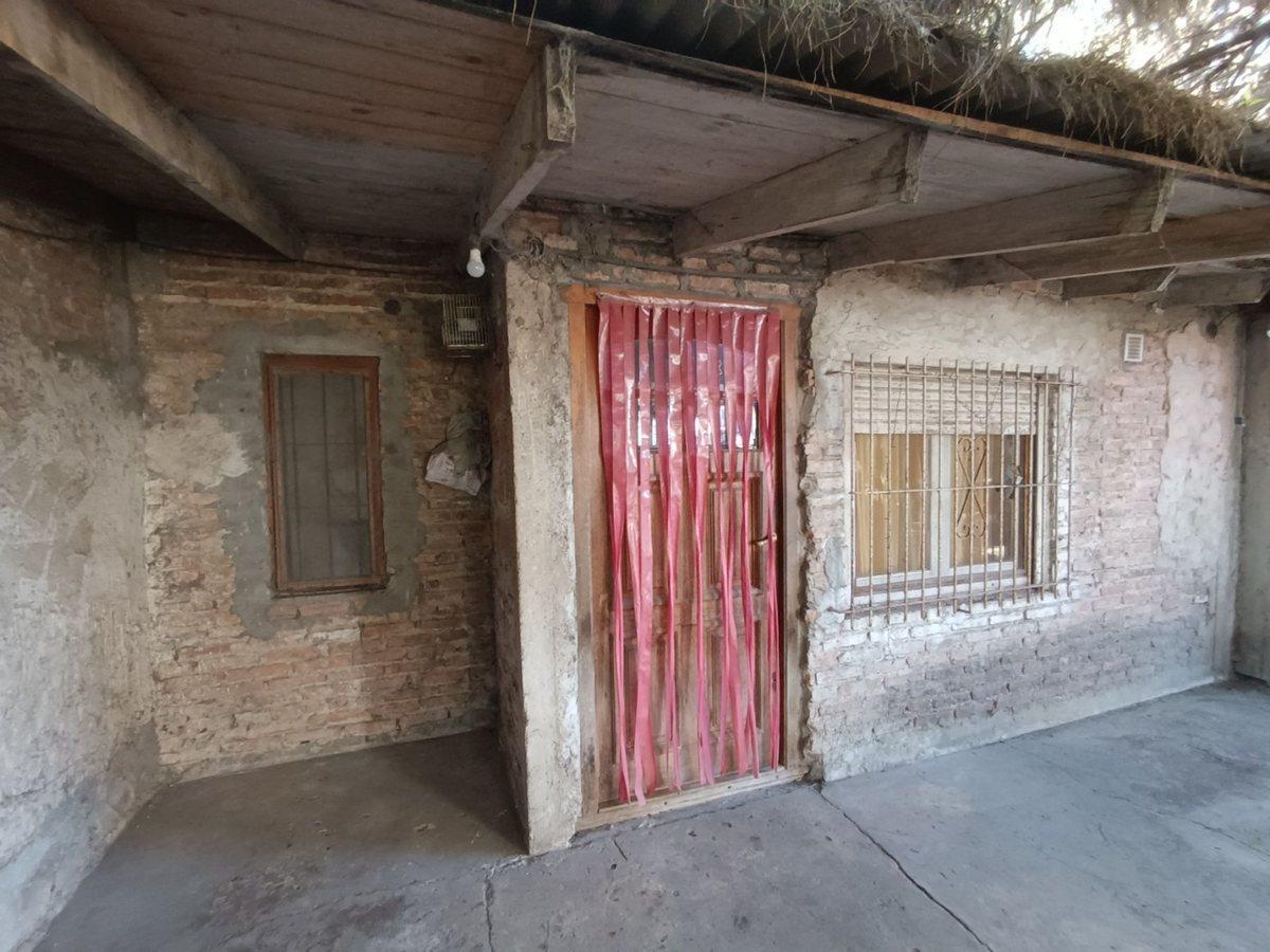 Foto de Venta terreno con casa 3 amb y parque Berazategui, imagen 1