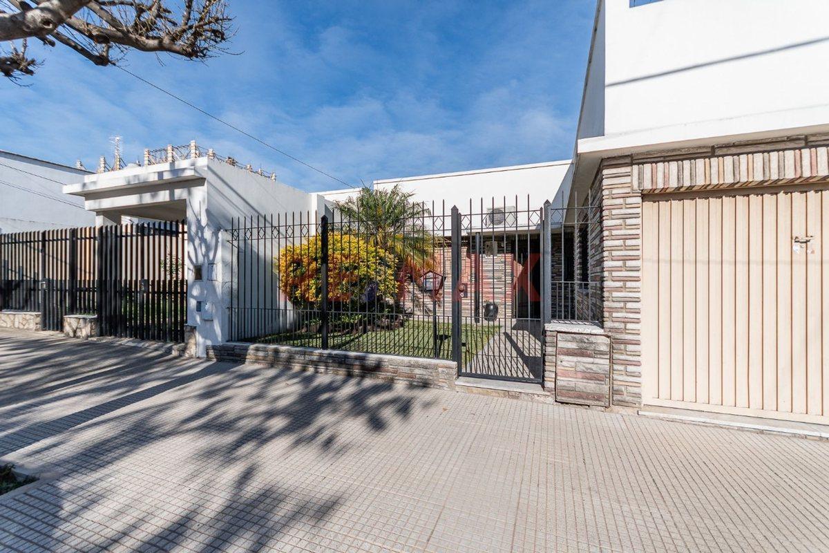 Foto de Casa con Jardin y cochera en Villa Lugano, imagen 3