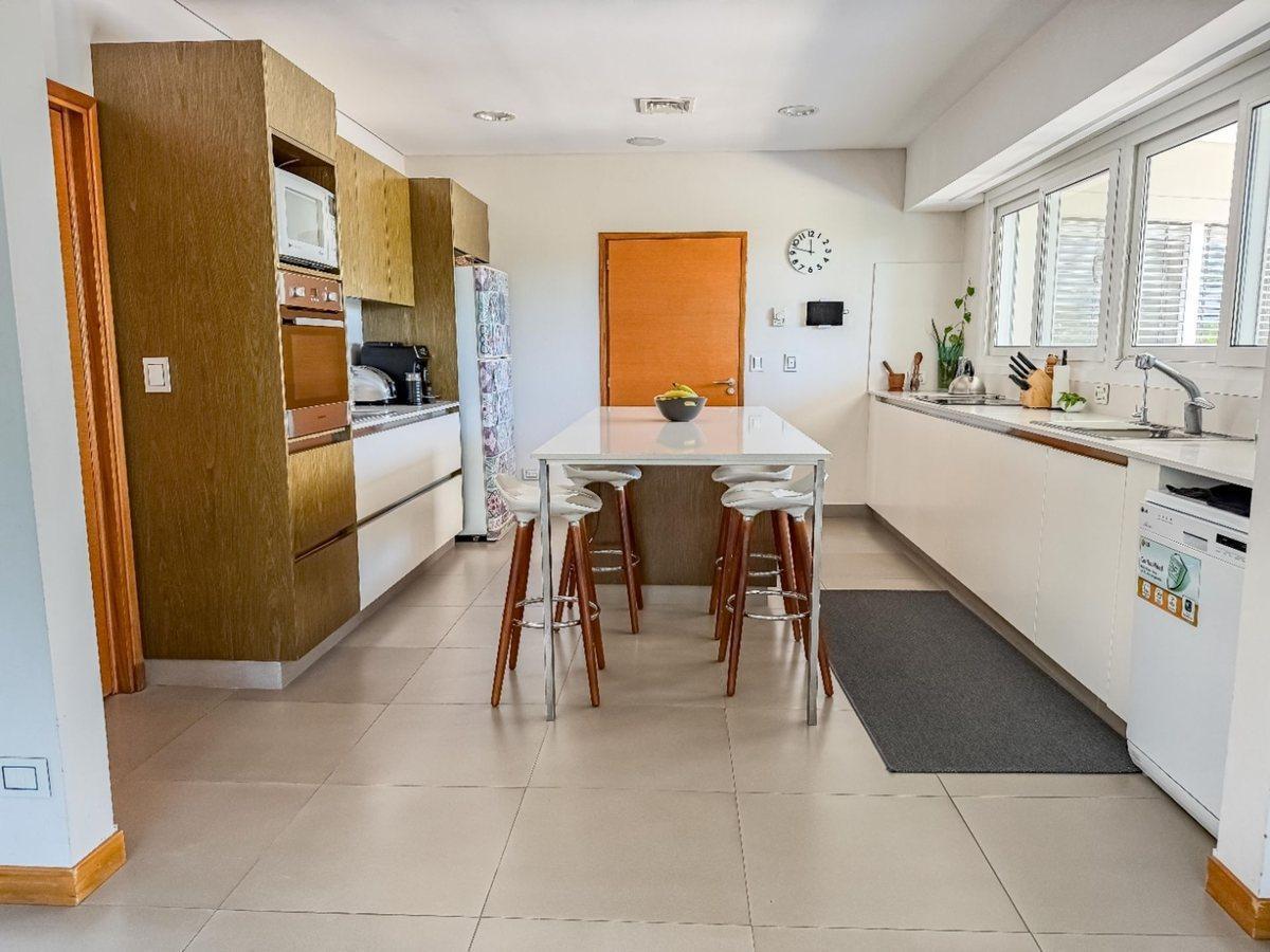 Foto de Venta Casa 6 ambientes con paneles solares, imagen 4