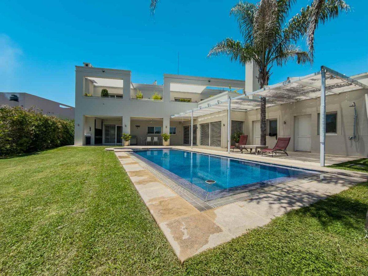 Foto de Venta Casa 6 ambientes con paneles solares, imagen 3