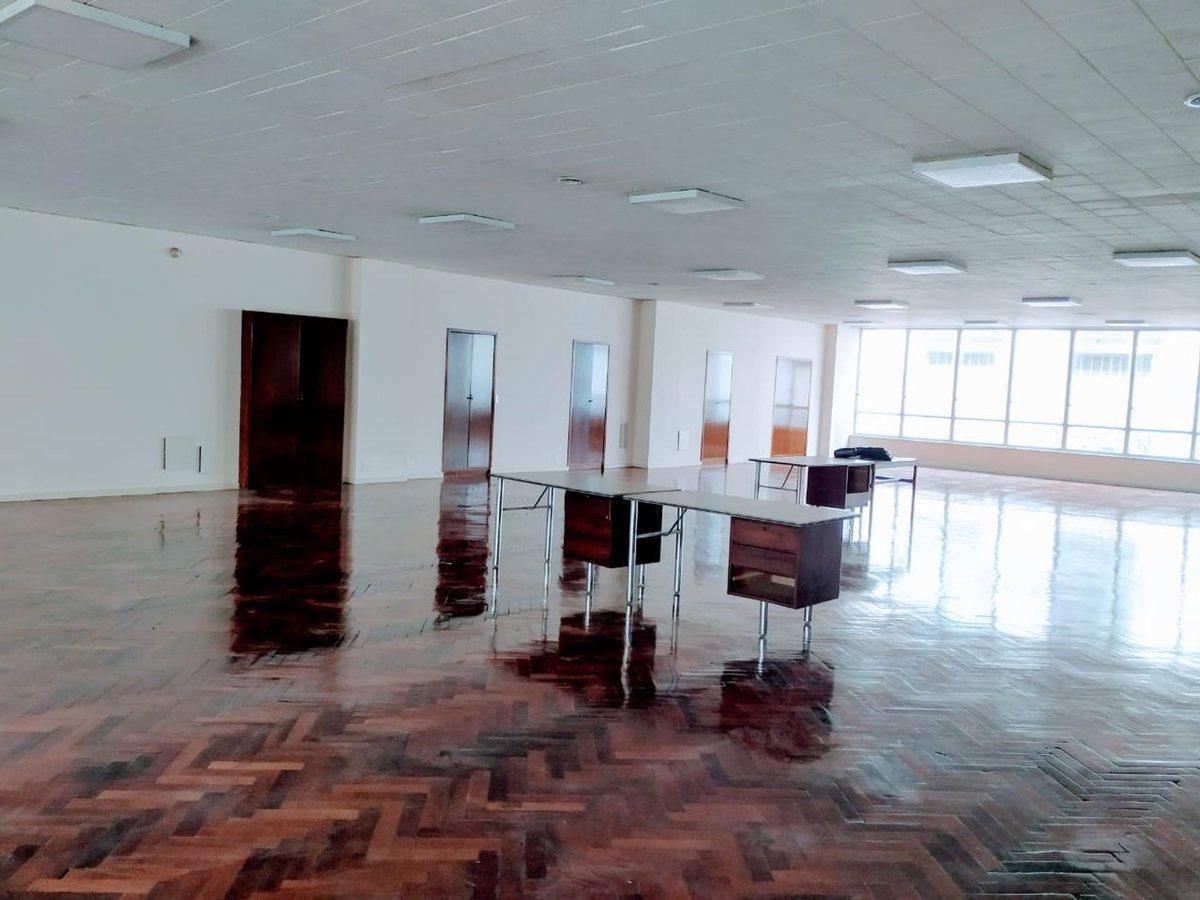 Foto de OPORTUNIDAD !!!VENTA IMPORTANTE OFICINA CENTRO, imagen 1