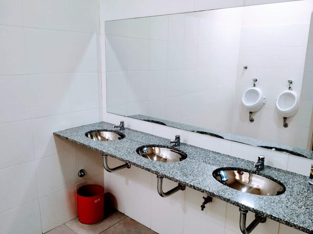 Foto de OPORTUNIDAD !!!VENTA IMPORTANTE OFICINA CENTRO, imagen 3