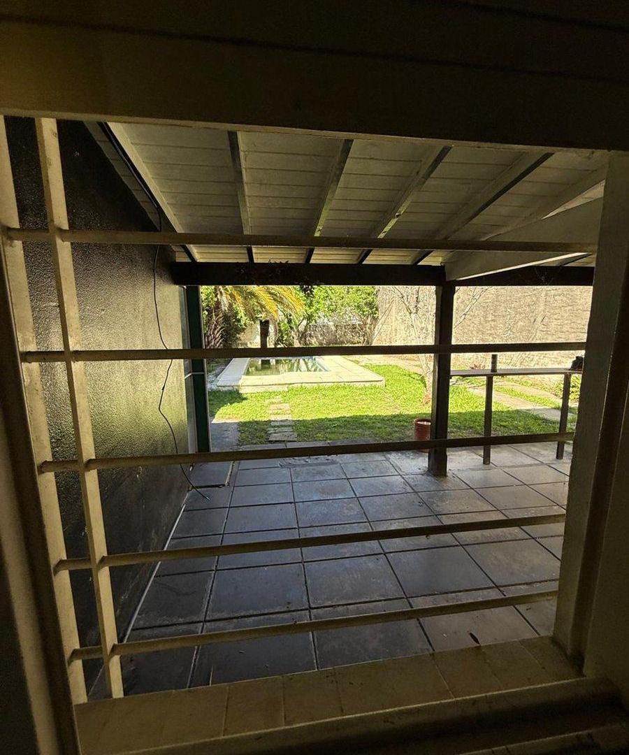 Foto de VENTA CASA MORENO CENTRO - INVERSOR A REFACCIONAR, imagen 1