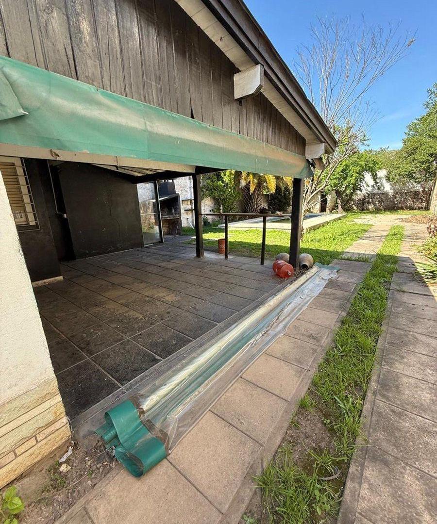 Foto de VENTA CASA MORENO CENTRO - INVERSOR A REFACCIONAR, imagen 2