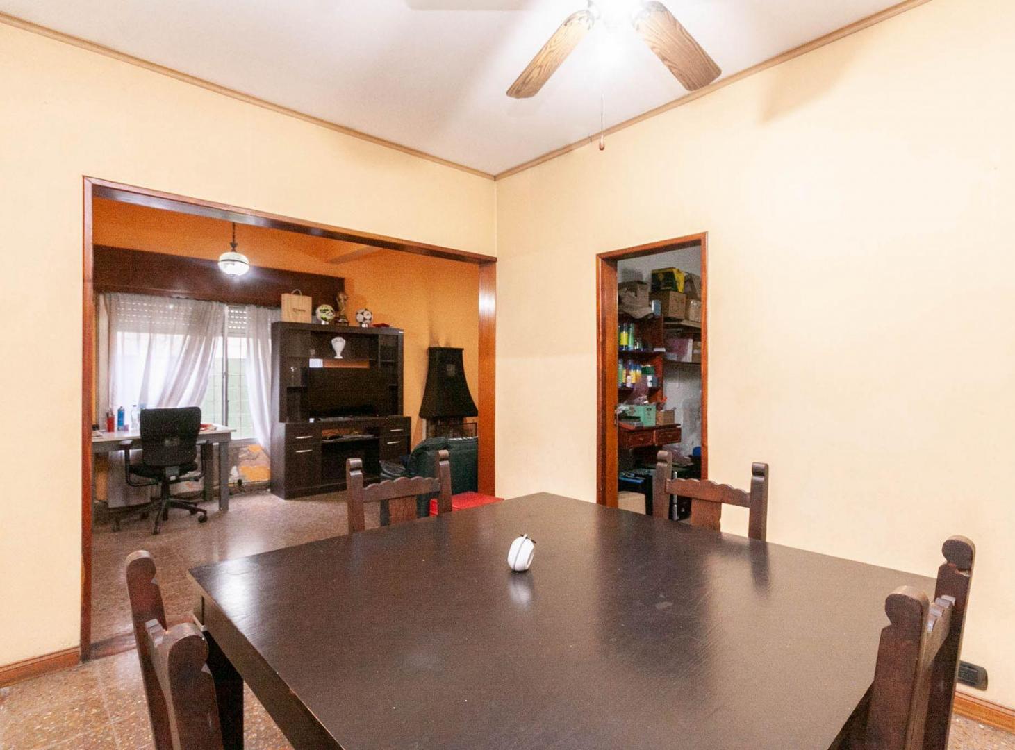 Foto de VENTA VIVIENDA MULTIFAMILIAR GARAGE PATIO LANUS, imagen 3