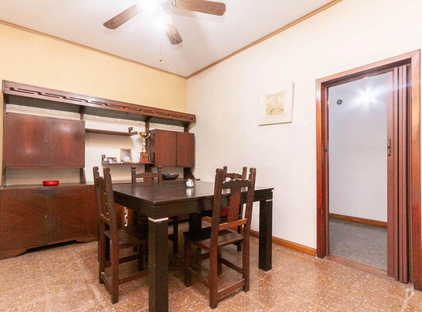 Foto de VENTA VIVIENDA MULTIFAMILIAR GARAGE PATIO LANUS, imagen 2