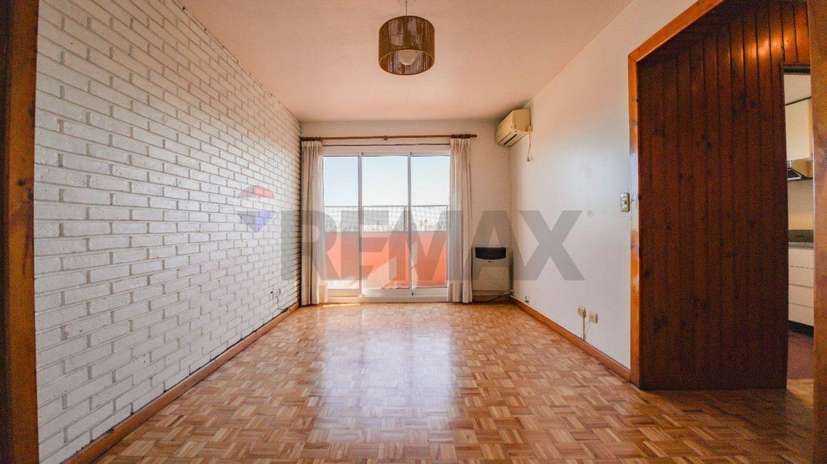Foto de VENTA . EXCELENTE DEPARTAMENTO 3 AMB . FLORES, imagen 1