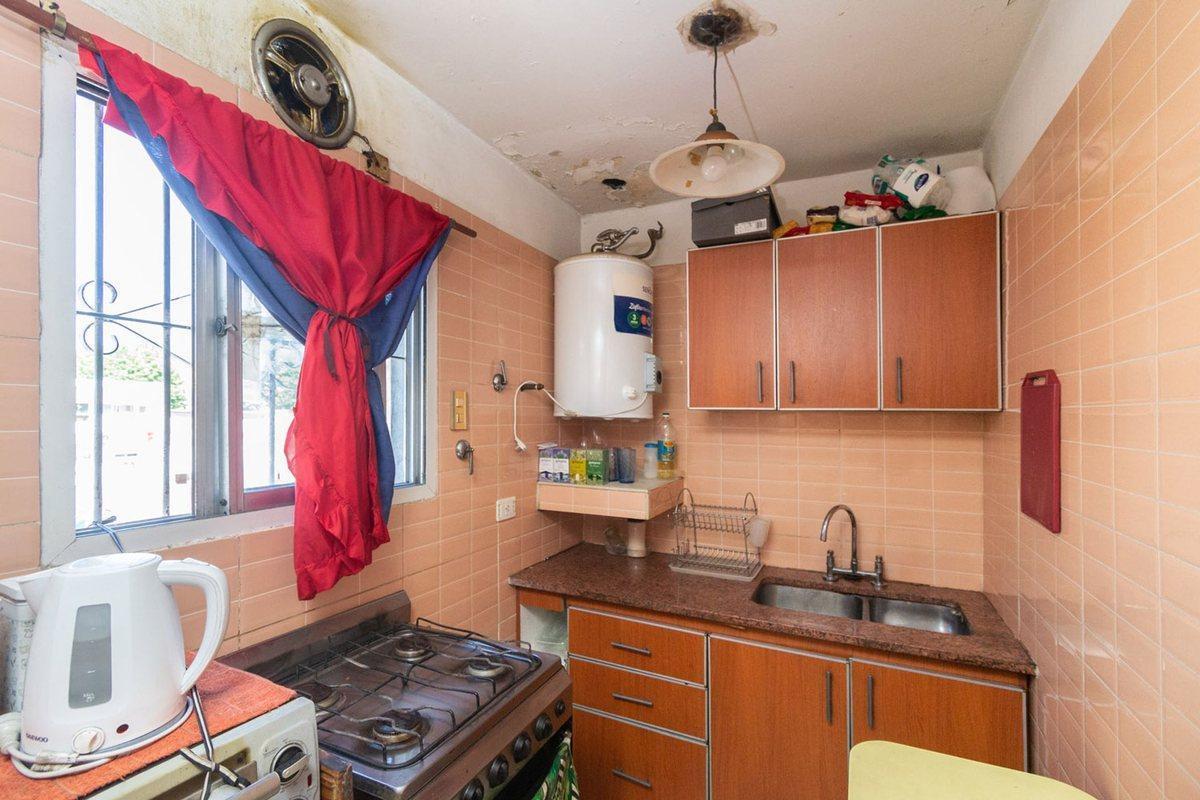 Foto de VENTA DEP 2 AMB VELEZ SARFIELD LUMIN. P/ ESCALERA, imagen 2