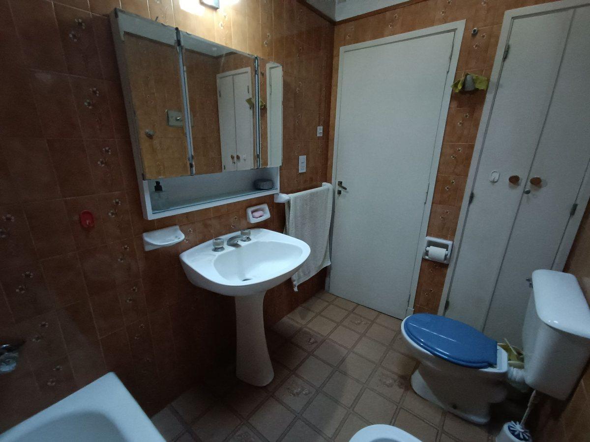 Foto de Venta Casa en Berazategui Apto Credito 7 ambientes, imagen 1