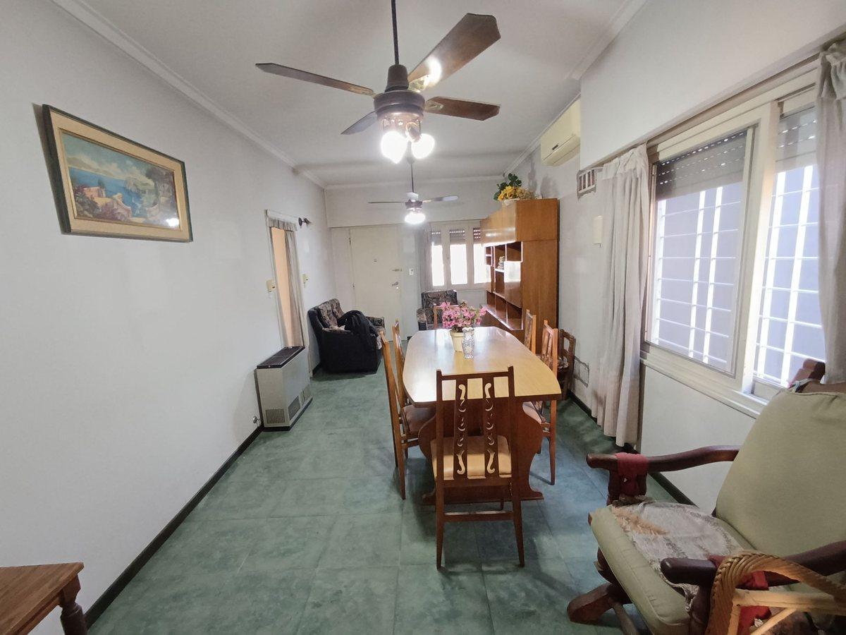 Foto de Venta Casa en Berazategui Apto Credito 7 ambientes, imagen 2