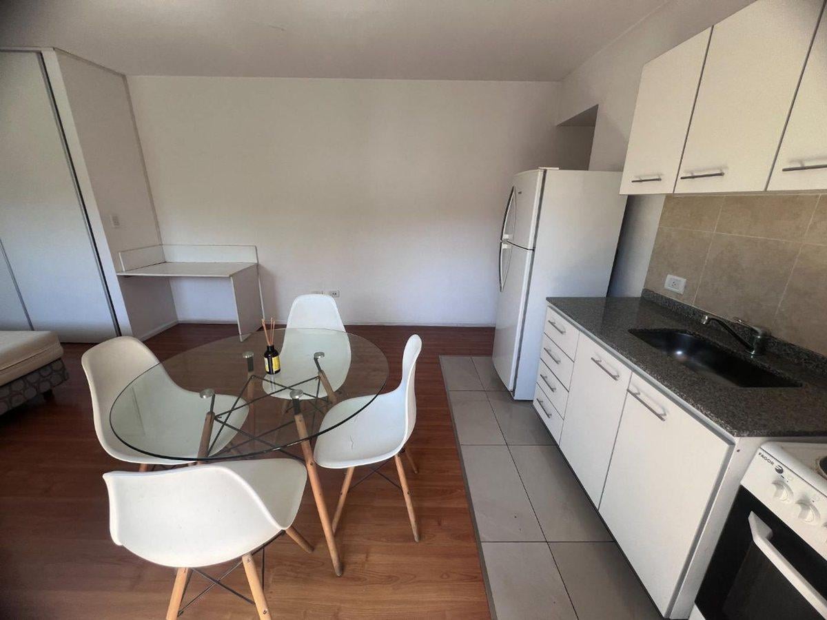 Foto de VENTA DPTO 1 ambiente DIVISIBLE con BALCON CASEROS, imagen 2