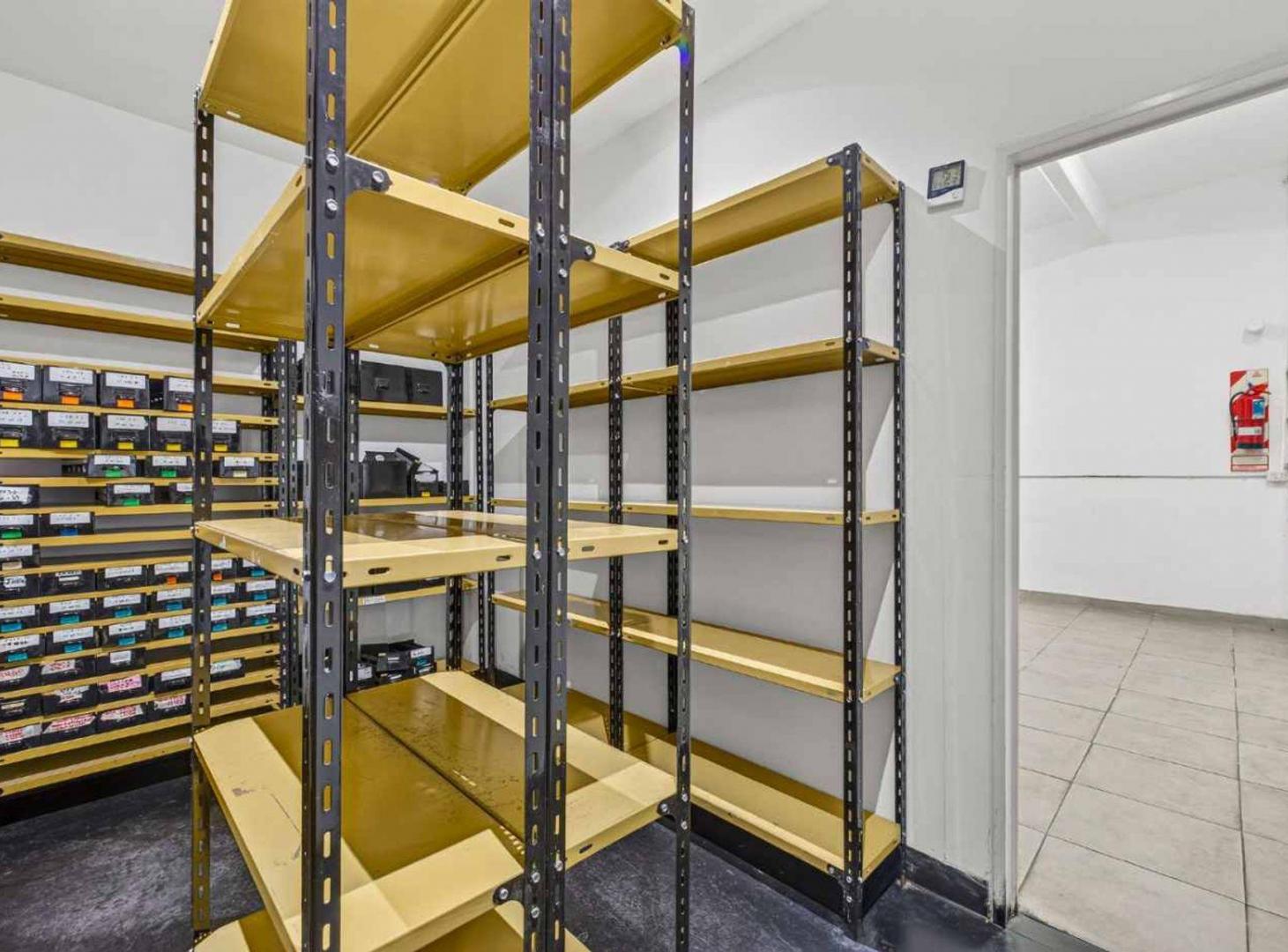 Foto de Venta Edificio Comercial c/ Subsuelo Av. San Juan, imagen 3