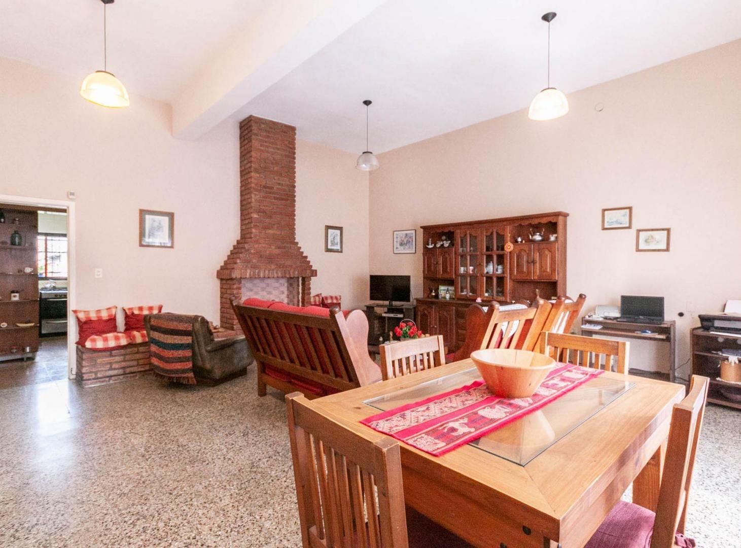 Foto de VENTA CASA 3 AMB PATIO PILETA QUINCHO GARAGE, imagen 1