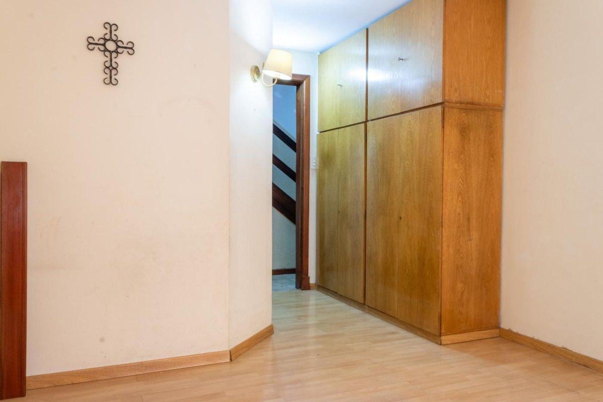 Foto de Venta casa en Quilmes con jardín quincho, pileta, imagen 4