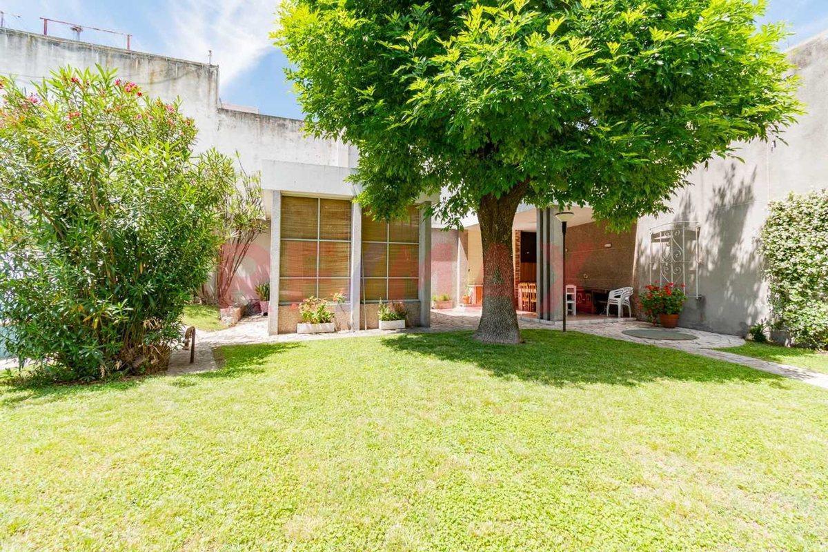 Foto de VENTA CASA 6 AMB PILETA JARDIN CANCHA DE PALETA, imagen 5