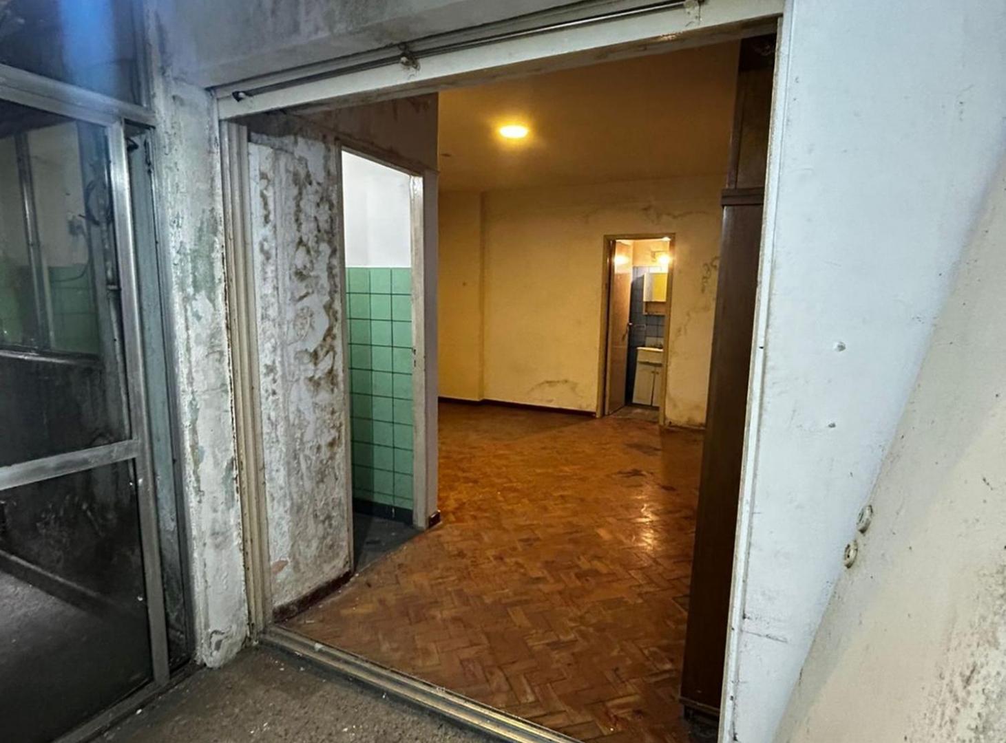 Foto de VENTA DPTO A REFACIONAR, SAN TELMO, imagen 2