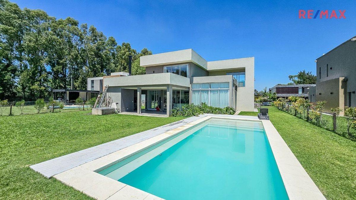 Foto de VENTA CASA TERRALAGOS 5 AMB CON PILETA Y PARRILLA, imagen 2