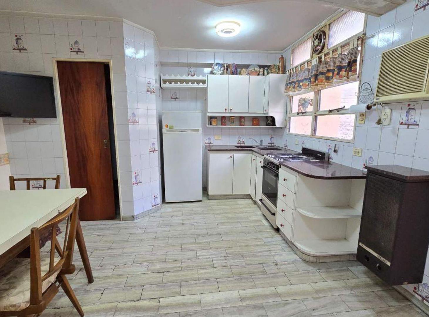 Foto de VENTA CASA CON TERRAZA PATIO Y COCHERAS FLORES, imagen 2