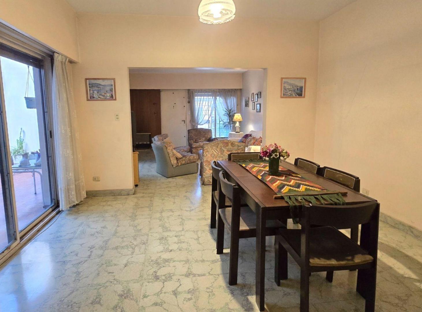 Foto de VENTA CASA CON TERRAZA PATIO Y COCHERAS FLORES, imagen 4