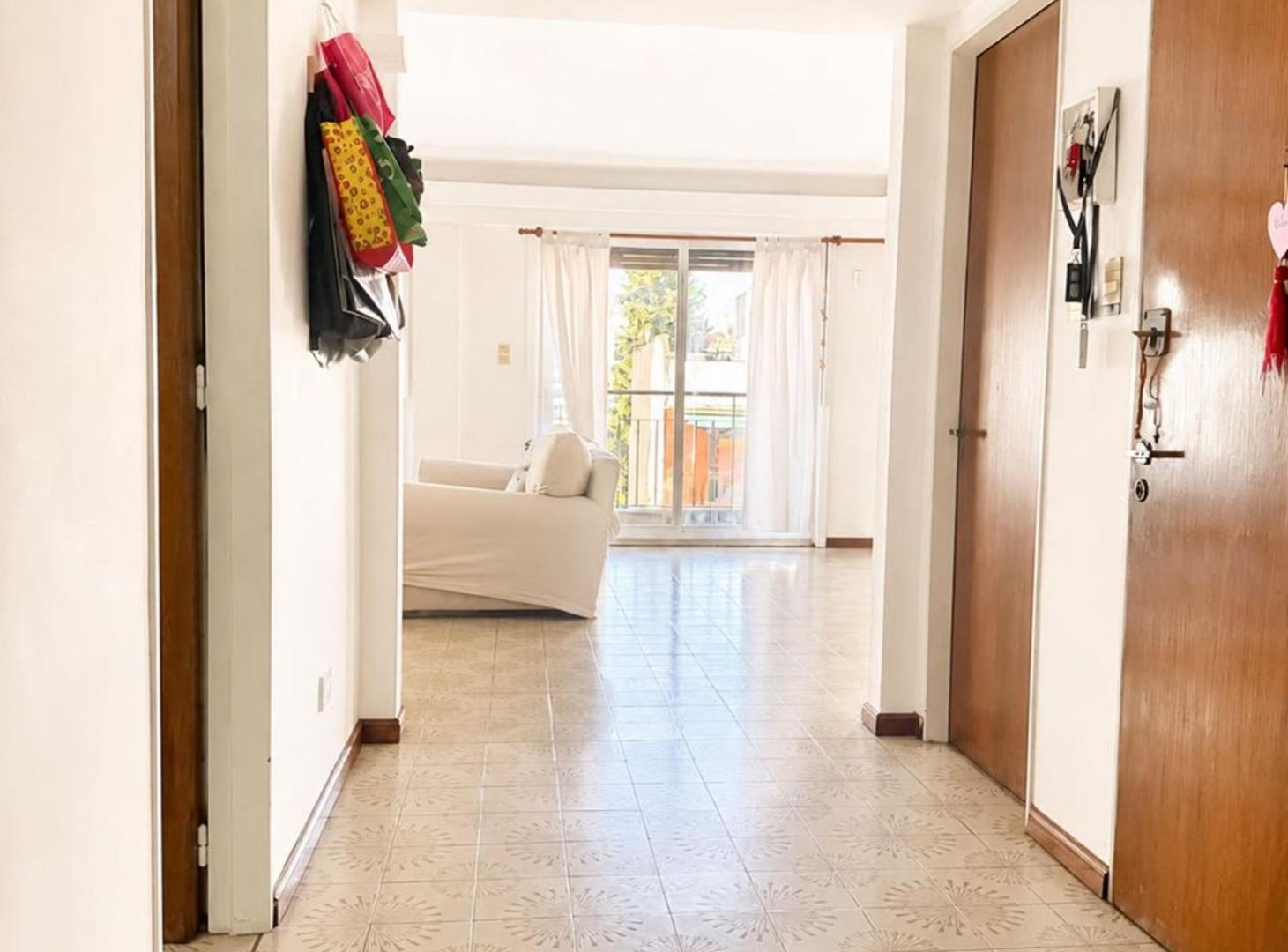 Foto de VENTA PISO 6 AMB CON DEP, COCHERA 2 AUTOS FLORES, imagen 5