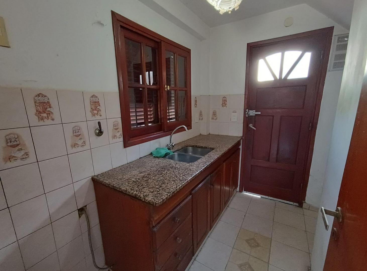 Foto de Venta PH tipo Casa 3 ambientes en Quilmes, imagen 2