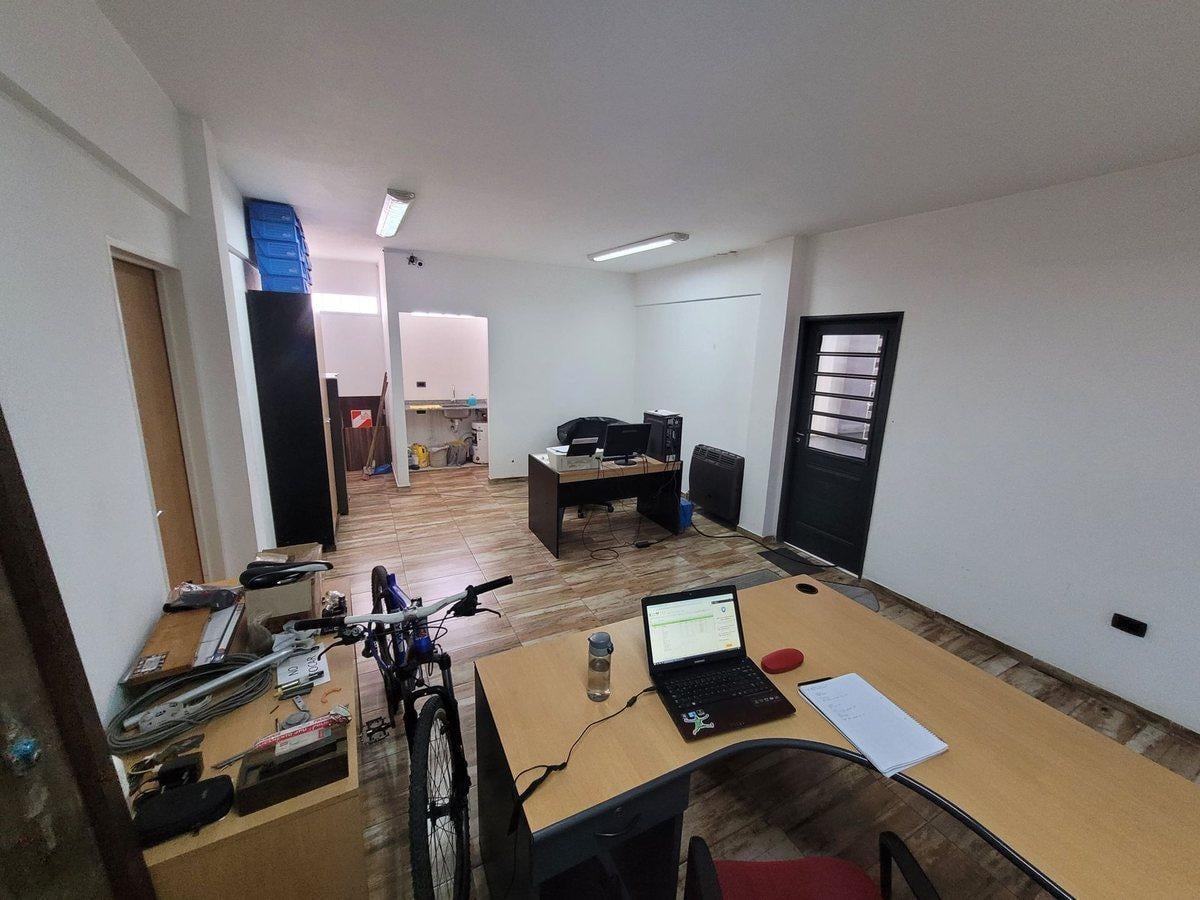 Foto de VENTA DEPOSITO OFICINAS Y DEPTO CON TERRAZA V LURO, imagen 5