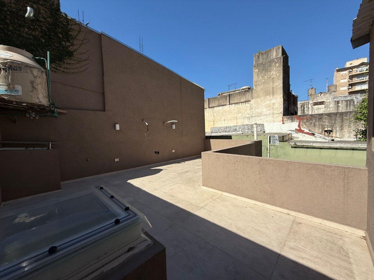 Foto de VENTA PH 3 AMB REFACCIONADO EN LANUS OESTE, imagen 1