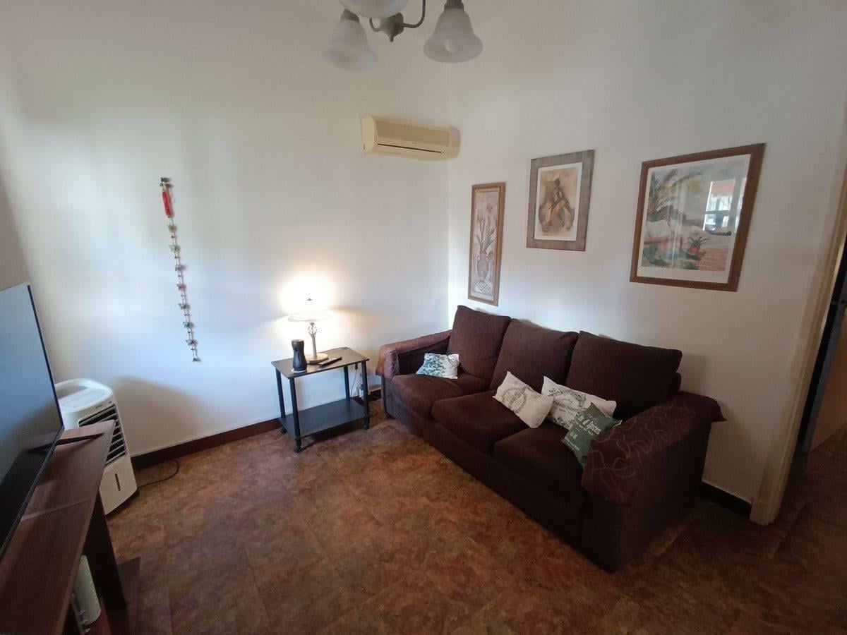 Foto de Venta Casa 4 ambientes c/ cochera y parque Quilmes, imagen 5