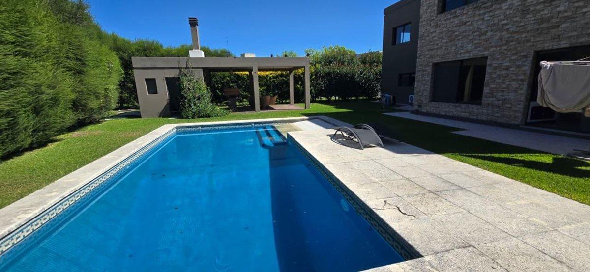 Foto de HERMOSA CASA EN BARRIO CERRADO SAN ISIDRO LABRADOR, imagen 1