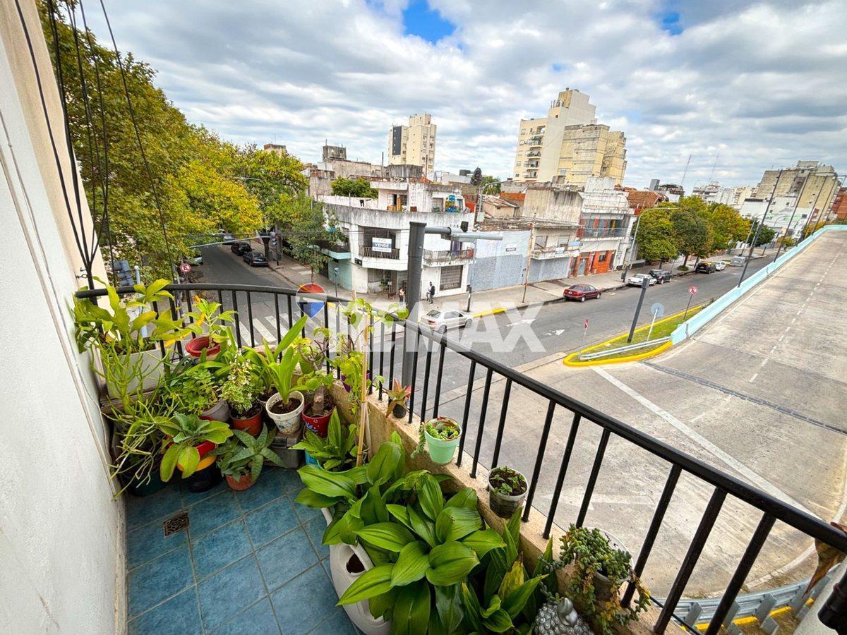 Foto de VENDEMOS HERMOSO DPTO. DE 2 AMBIENTES EN FLORES, imagen 1