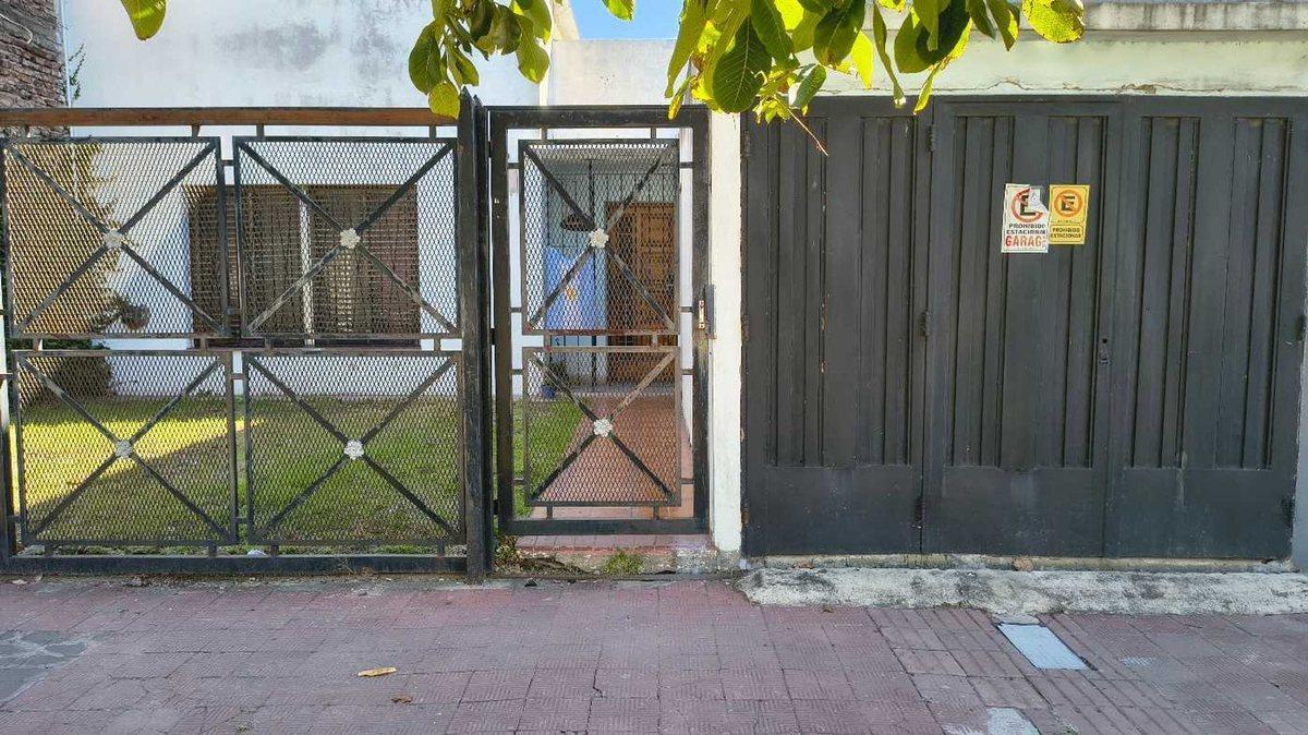 Foto de VENTA PH TIPO CASA 4 AMB APTO CREDITO EN BANFIELD, imagen 2
