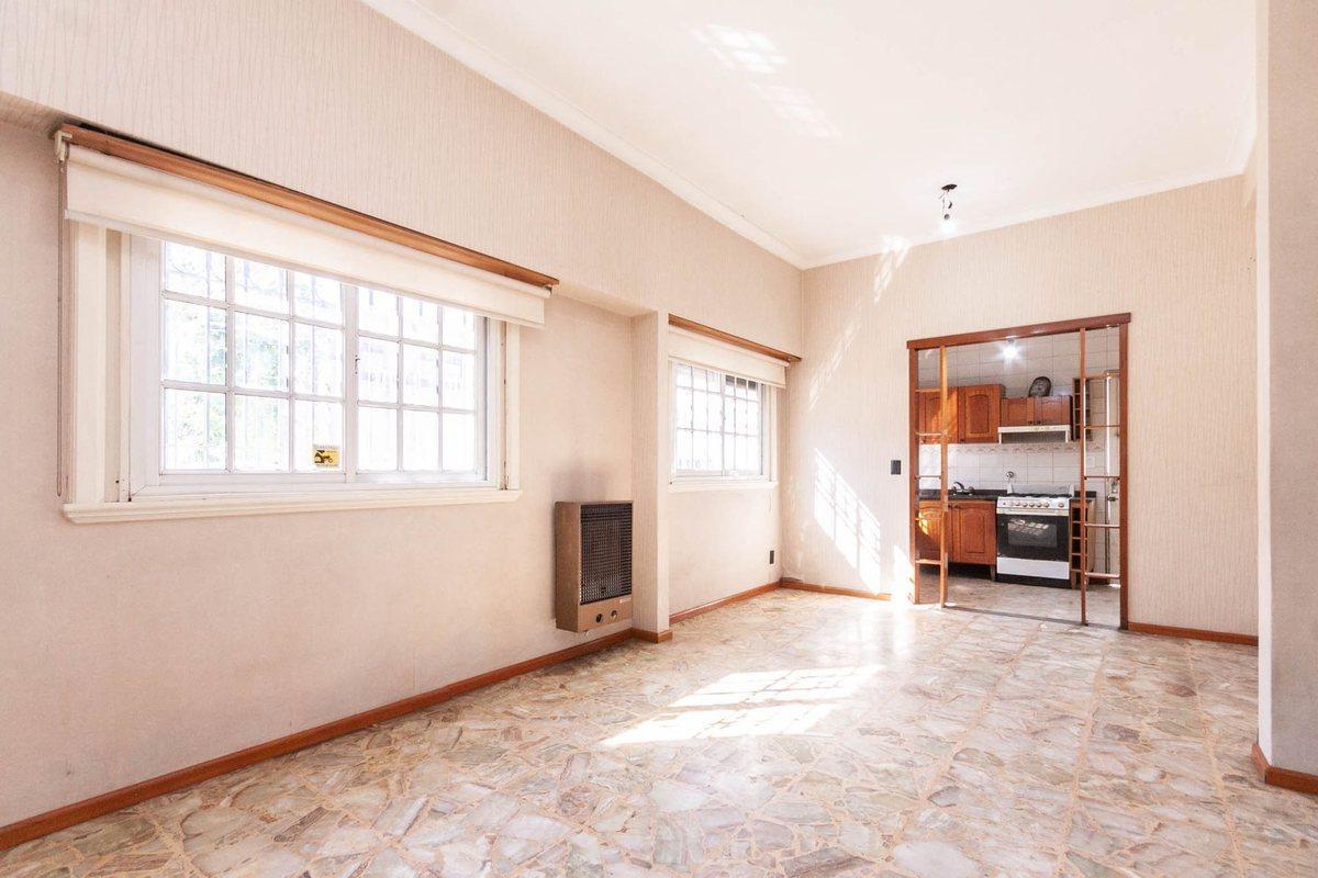 Foto de VENTA CASA 3 AMB PATIO COCHERA TERRAZA LANUS ESTE, imagen 5