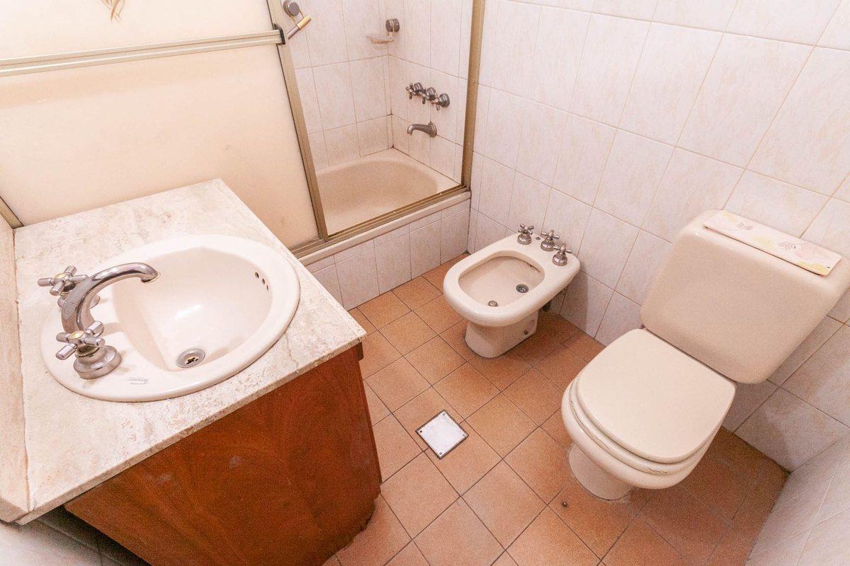Foto de VENTA CASA 3 AMB PATIO COCHERA TERRAZA LANUS ESTE, imagen 3